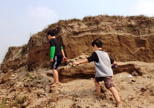 Trẻ gặt hái được rất nhiều qua những chuyến đi (Ảnh: Hoài Nam)