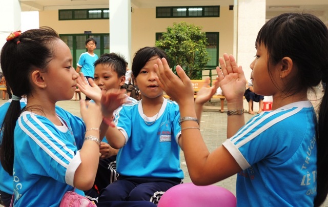 Phụ huynh kiên quyết nói không với chạy trường - 2 Môi trường nào đi nữa, điều quan trọng nhất là phải giúp trẻ tin vào bản thân mình