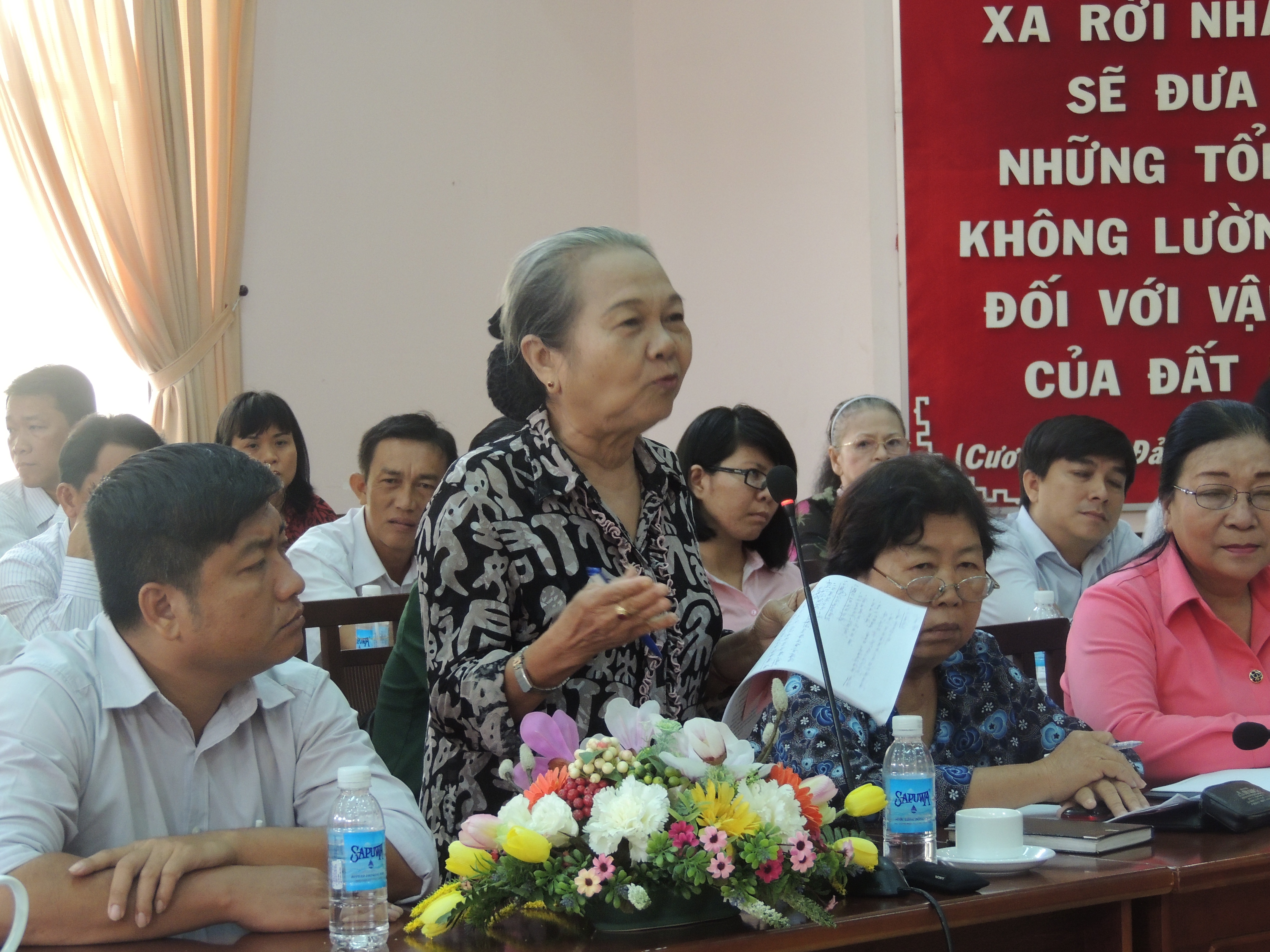 Bà Hoàng Thị Khánh cho rằng trường mà quá nhiều học sinh cần học thêm chứng tỏ nhà trường chưa đảm bảo chất lượng giờ học chính khóa