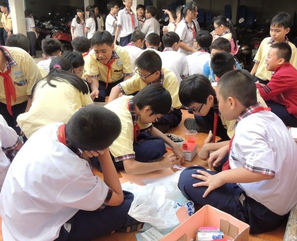 Học trò “sợ” phòng tư vấn học đường - 1 Học sinh phổ thông, nhất là ở bậc THCS có rất nhiều biến động về tâm sinh lý cần được tháo gỡ, chia sẻ