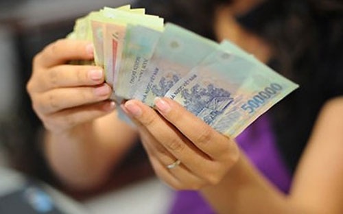 Ngân hàng thưởng Tết: Nhiều khoản còn to hơn Tết - 2 Nhiều nhân viên ngân hàng cho rằng thưởng Tết chỉ là khoản mang tính động viên, nhận được những gì chưa giải ngân trong năm.