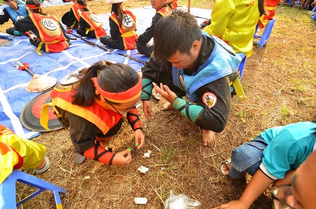 Những màn biểu diễn võ thuật hấp dẫn trong trận đấu cờ người - 8 Những chấn thương là điều không thể tránh khỏi.