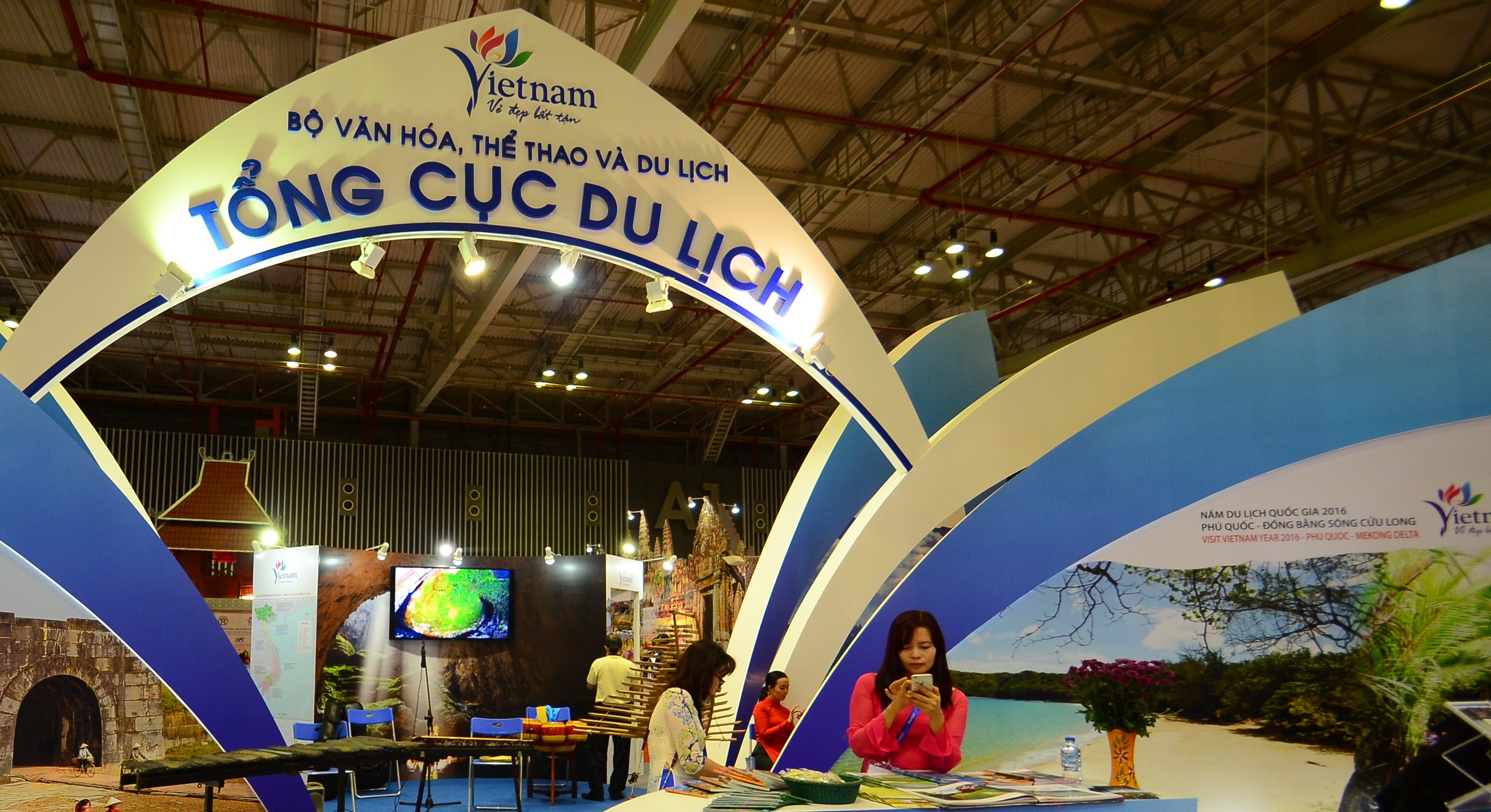 Gian trưng bày của Tổng cục Du lịch Việt Nam tại Hội chợ du lịch quốc tế TPHCM 2015 có nội dung giới thiệu hình ảnh về Phú Quốc , Kiên Giang.