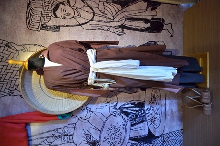 Áo dài tứ thân- khoảng năm 1645.