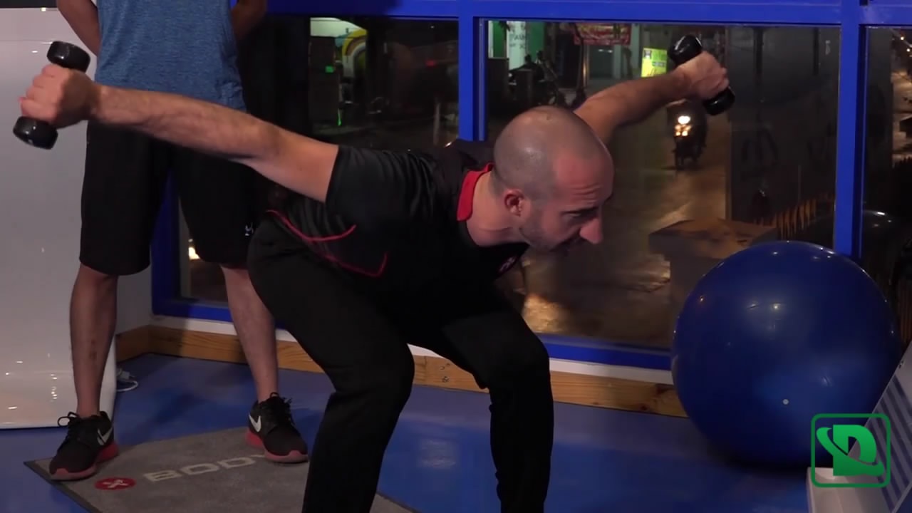 Bài tập cho phần lưng và vai trên - 3 Di chuyển cánh tay từ tư thế song song với cẳng chân sang tư thế cánh chim đại bàng.