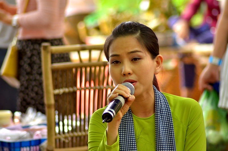 Cách làm bánh ngũ cốc độc đáo của đất phương Nam - 12 Giao lưu đờn ca tài tử.