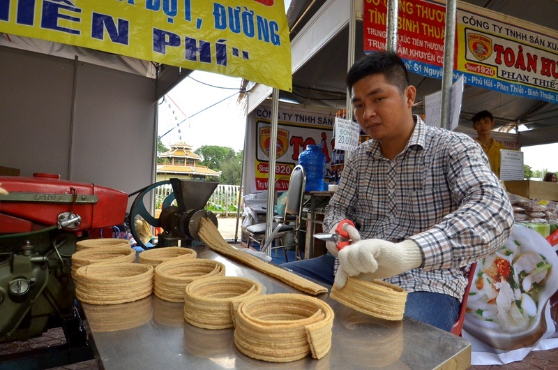 Cách làm bánh ngũ cốc độc đáo của đất phương Nam - 7 Bánh ra lò có thể cuộn tròn…