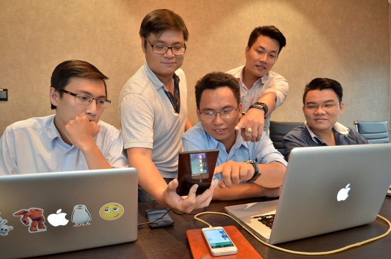 Hưng khá hài lòng với đội ngũ nhân viên đến từ các trường công nghệ của Việt Nam.