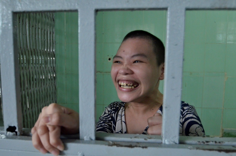 Gần 30 năm nuôi những đứa “con dưng” ngơ ngác - 15
Với má, các em là nguồn vui để sống. Với các em, má là cuộc đời!