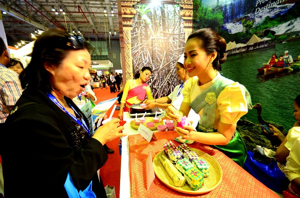 Nhiều khuyến mãi “khủng” ở Hội chợ Du lịch Quốc tế TPHCM - 5 Đáng chú ý là diễn đàn Du lịch trách nhiệm ACMECS sẽ diễn ra vào ngày 8/9 do Bộ VHTTDL phối hợp với UBND TPHCM tổ chức. Đây là sự kiện nhằm trao đổi kinh nghiệm một số khu vực trên thế giới về phát triển du lịch có trách nhiệm được ứng dụng tại các quốc gia ACMECS và đề xuất các giải pháp tiếp tục phát triển du lịch có trách nhiệm tại các quốc gia ACMECS.