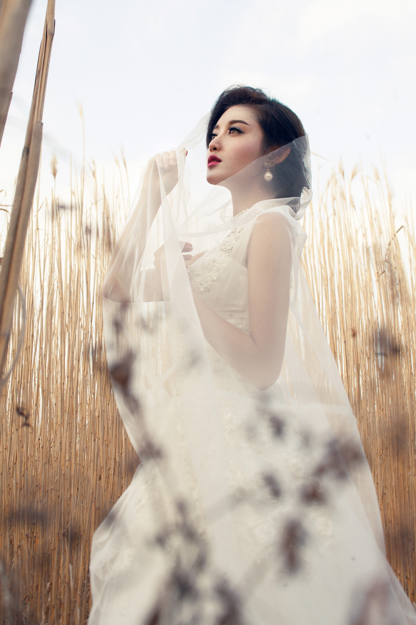 Huyền My sang London chụp ảnh cưới để chuẩn bị đóng phim - 8 Người đẹp dự định sẽ gắn bó với nghề MC, khởi đầu bằng việc làm cộng tác viên cho chương trình “Bữa trưa vui vẻ” của kênh VTV6. Bên cạnh đó đầu năm sau cô sẽ du học ngắn hạn tại Anh quốc về chuyên ngành thuật thời trang để củng cố thêm kiến thức về lĩnh vực mà mình đang theo học.