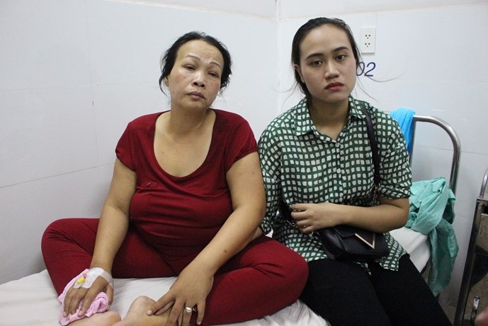 Akira Phan, Kim Loan đối diện với bạo bệnh - 2 Kim Đan - con gái của Kim Loan đang hết sức lo lắng cho bệnh tình của mẹ.