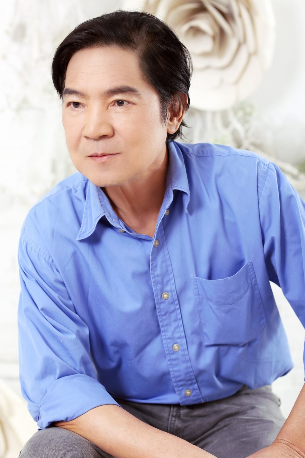 Là một nghệ sĩ luôn khát khao hướng tới cái đẹp, dễ dàng rung cảm trước cái đẹp nên Quốc Dũng thú nhận anh khó cưỡng lại được sức hút của những bóng hồng khác dù mình không phải là người đàn ông vô trách nhiệm với gia đình. Cũng bởi thế mà vị nhạc sĩ tài năng đã có những phút giây say nắng bên những bóng hồng khác làm buồn lòng người vợ nổi tiếng của mình.