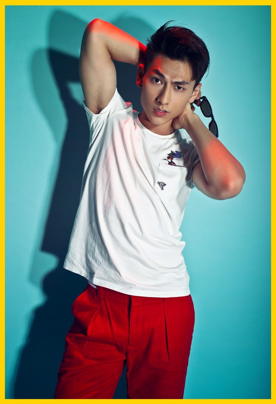 Ca sỹ Isaac: “Tôi không còn gia đình để về thăm khi rảnh rỗi” - 2 Ca sỹ Isaac: “Tôi không còn gia đình để về thăm khi rảnh rỗi” - 2