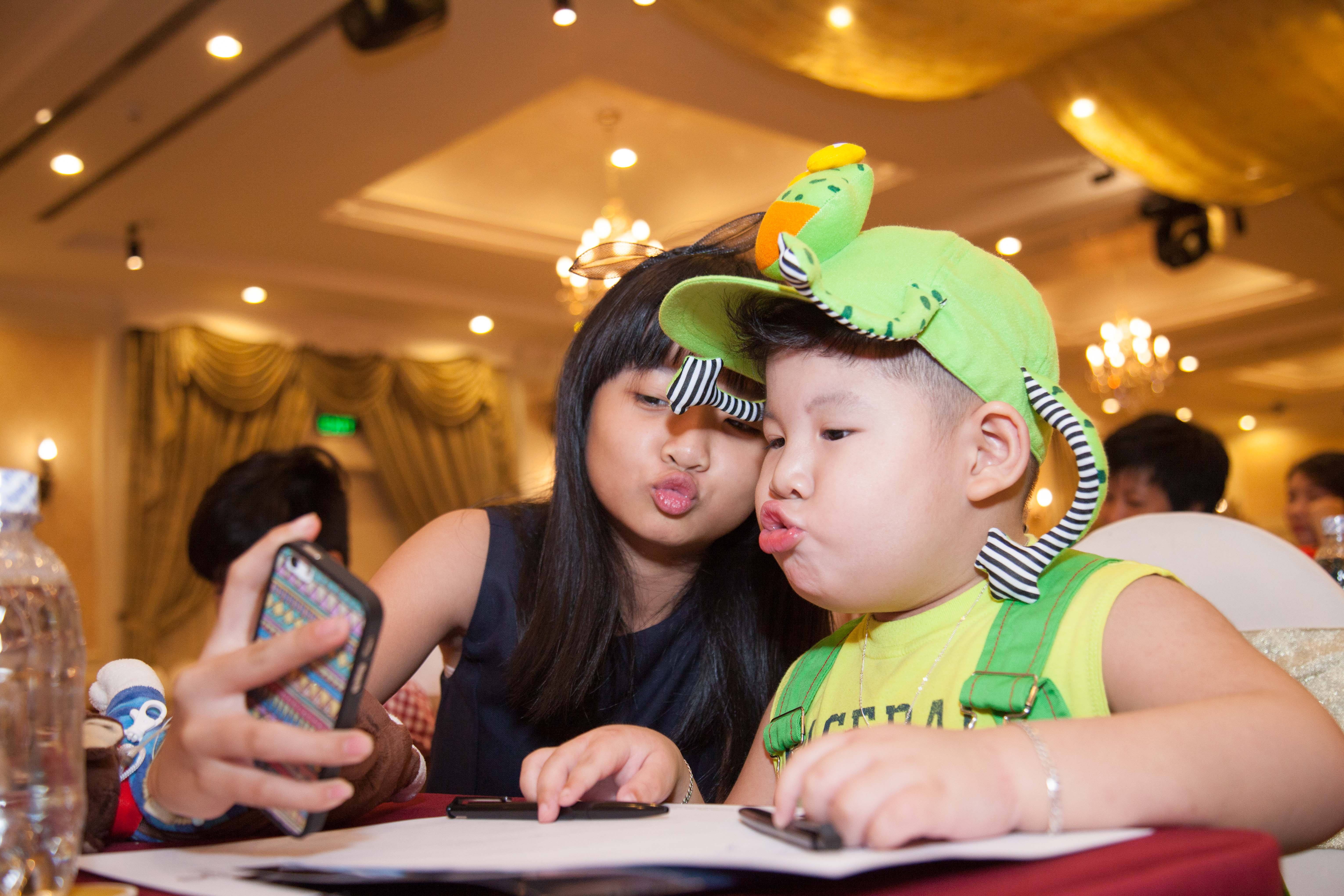 Mới đây, A Pù đã được đề cử vào hạng mục “Gương mặt triển vọng” của giải thưởng “Ngôi sao xanh 2015”. Đây được xem là một bước ngoặt của cậu bé này bởi ngay ở vai diễn đầu tay bé đã được đề cử vào một giải thưởng danh giá.