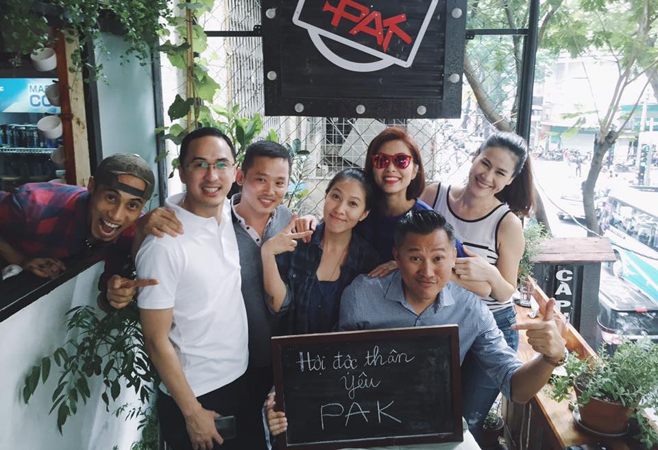 Vợ chồng Tăng Thanh Hà “trốn” con đến chúc mừng Phạm Anh Khoa - 7