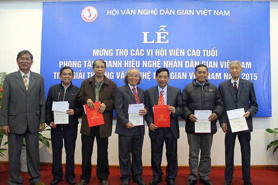 Trao 57 giải thưởng cho các tác phẩm, công trình văn hoá dân gian - 1 Các tác giải đạt giải thuộc nhiều đối tượng khác nhau.