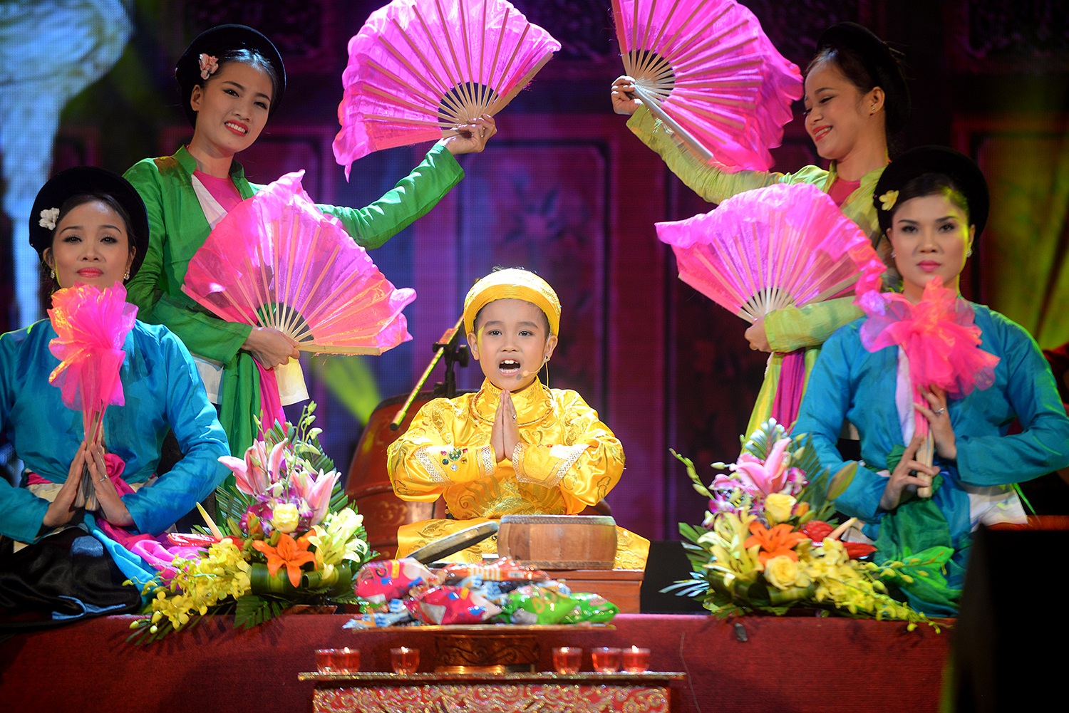 Tài năng nhí 9 tuổi khiến khán giả nổi da gà khi hát văn “Ông Hoàng Mười” - 3 Tiết mục của Nhật Minh khiến khán giả nổi da gà.