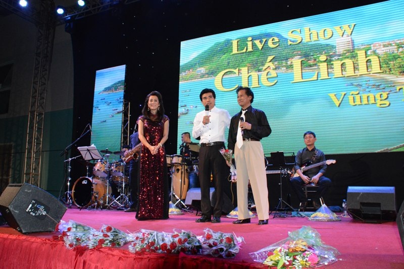 70 tuổi danh ca Chế Linh vẫn khiến khán giả xuýt xoa - 4 70 tuổi danh ca Chế Linh vẫn khiến khán giả xuýt xoa - 4