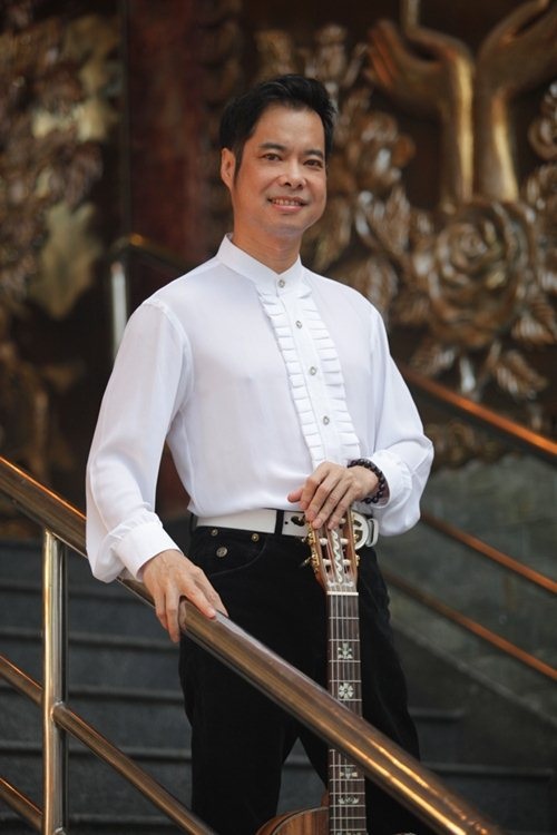 Bốn giọng ca gạo cội dòng bolero bất ngờ hội ngộ ở Hà Nội - 5 Ông hoàng nhạc sến Ngọc Sơn.