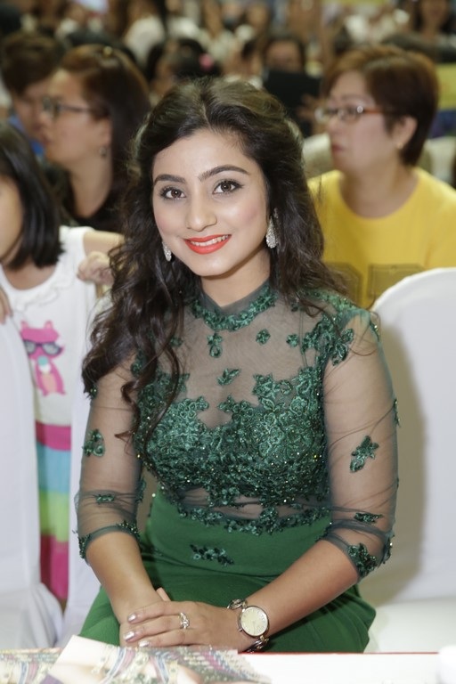 Trong chuyến thăm Việt Nam vừa qua, Neha rất ngạc nhiên và hạnh phúc vì khán giả Việt Nam dành cho cô nhiều tình cảm. Ảnh: TodayTV.