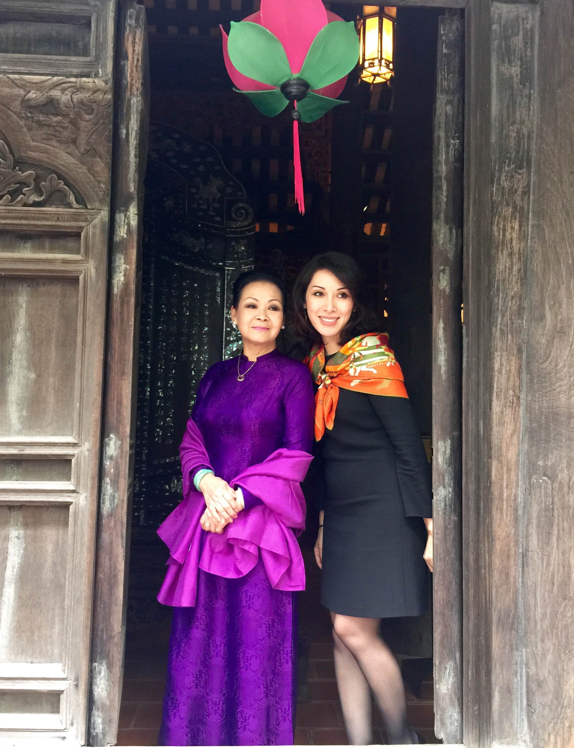 Vợ chồng họa sỹ Thành Chương với danh ca Khánh Ly.