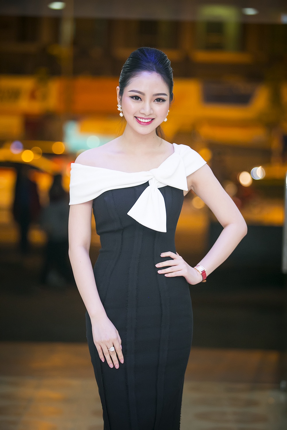 Tương tự những năm trước, Hoa hậu Dân tộc Việt Nam 2013 đã kêu gọi các doanh nghiệp ủng hộ người dân xứ Thanh có hoàn cảnh khó khăn để họ có một cái Tết no ấm.