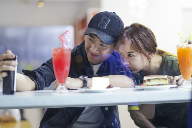 Trấn Thành bênh vực Hari Won khi cô bị lên án “tham phú phụ bần” - 3 Trấn Thành không giải thích gì về chuyện anh bị nhiều người xem là nguyên nhân khiến cặp đôi này tan vỡ. Tuy nhiên, qua câu chuyện anh kể nhiều người có thể hiểu là anh không phải là người như thế. Ảnh:TL.