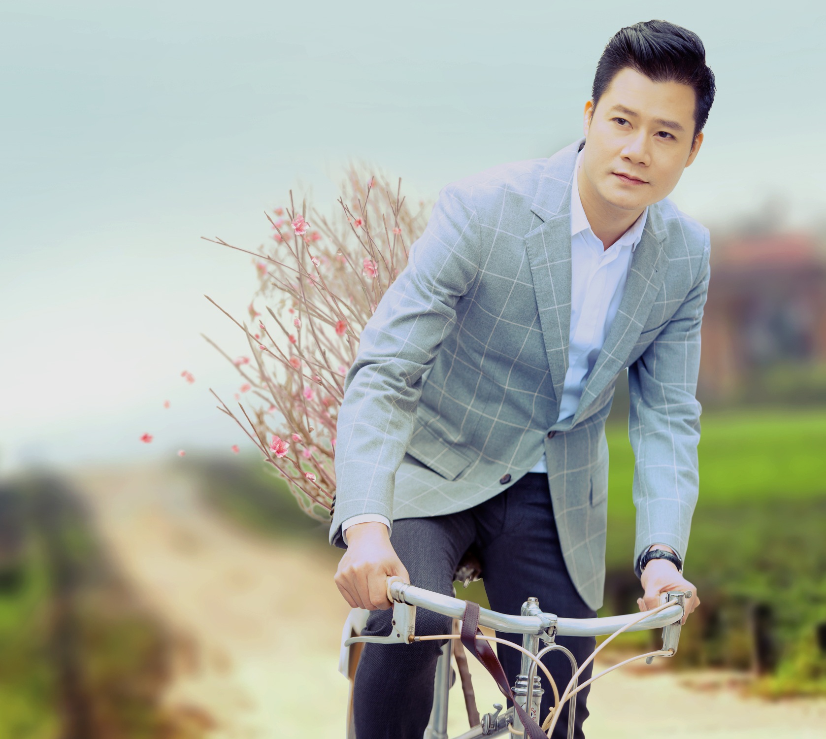 Mới đây, Quang Dũng đã ra mắt một album tuyển chọn những bản tình ca Việt Nam mang tên “Tình tự mùa Xuân” với mong muốn như một món quà xuân dành tặng con trai và các gia đình Việt dịp Tết này. “Tình tự mùa xuân” được Quang Dũng tự tay biên tập và cùng êkip thực hiện thu âm trong hơn 2 tuần. Album gồm 9 ca khúc nổi tiếng về mùa xuân của nhiều tác giả.