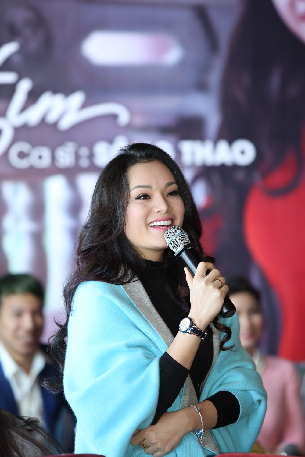 Thời gian gần đây chị cảm giác như mình sống chậm lại và bớt sự bốc đồng của tuổi trẻ. Nhờ thế mà chị có những khoảng lặng để chiêm nghiệm và làm dày thêm sự đằm chín của mình trong âm nhạc.