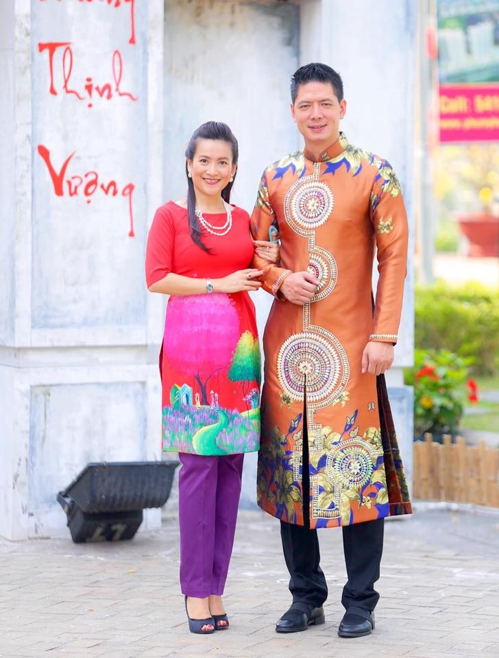 Những hình ảnh hạnh phúc của sao Việt sáng mồng 1 Tết - 4 Những hình ảnh hạnh phúc của sao Việt sáng mồng 1 Tết - 4
