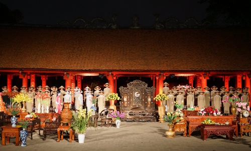 Bà Ngô Thị Thanh Hằng: “Lễ hội Áo dài đã nâng cao giá trị của tất cả mọi người” - 1 Không gian Lễ hội Áo dài 2016 tối qua. Ảnh: Hoàng Linh.