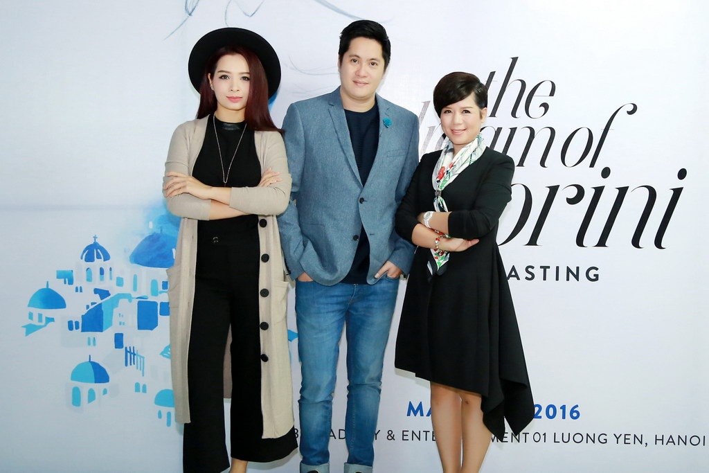 Đảm nhận vai trò giám khảo trong buổi casting là cựu người mẫu Thuý Hằng (Giám đốc Nghệ thuật của show thời trang), biên tập viên VTV6 - stylist Tôn Hiếu Anh và doanh nhân Tô Thị Dung. Trong hơn 4 giờ đồng hồ, các giám khảo đã làm việc chăm chỉ để chọn ra những mẫu nữ và mẫu nhí phù hợp với tiêu chí của chương trình.