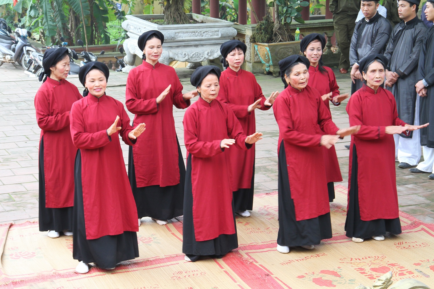 Gấp rút hoàn thiện hồ sơ Hát Xoan Phú Thọ trình UNESCO - 1 Hát Xoan - Phú Thọ đã thoát khỏi tình trạng cần bảo vệ khẩn cấp. Ảnh: TL.