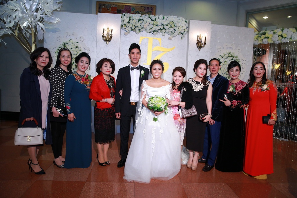 
Được biết, Nhật Thu và chồng sẽ sinh sống trong một khu đô thị cao cấp tại Hà Nội. Shu cũng lên kế hoạch đi hát trở lại sau khi sinh em bé.
