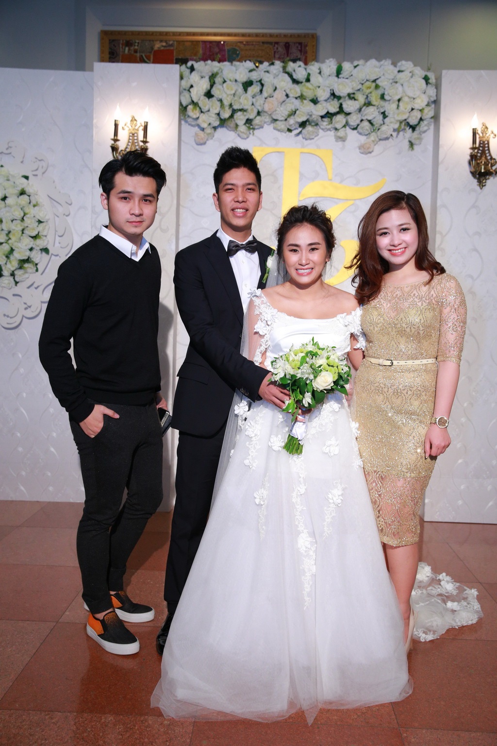 
Dương Hoàng Yến và bạn trai cũng tới chung vui với vợ chồng Nhật Thu
