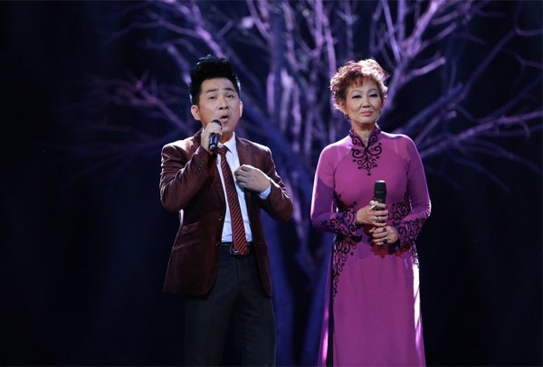 Ca sĩ Kim Anh: “Làm lại cuộc đời từ đáy sâu tuyệt vọng” - 3 Ca sĩ Kim Anh và Quang Thành trong một đêm nhạc. Quang Thành chính là người đã có công đưa Kim Anh trở lại với âm nhạc. Ảnh: TL.