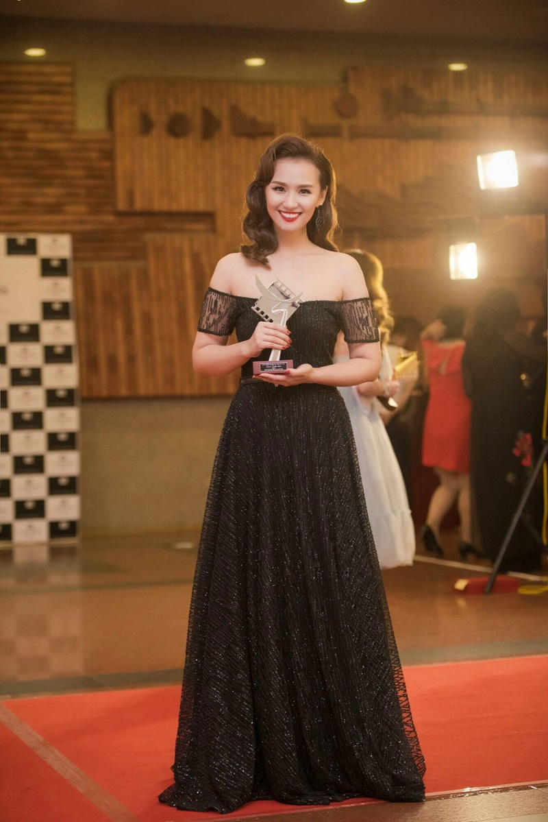 Nữ diễn viên cho biết, cô đang ở thời kỳ viên mãn của cuộc sống. Cô sẽ cháy hết mình với những đam mê nhưng cũng không bao giờ sao nhãng việc gia đình, hoàn thành tốt vai trò của một người mẹ và một người vợ.