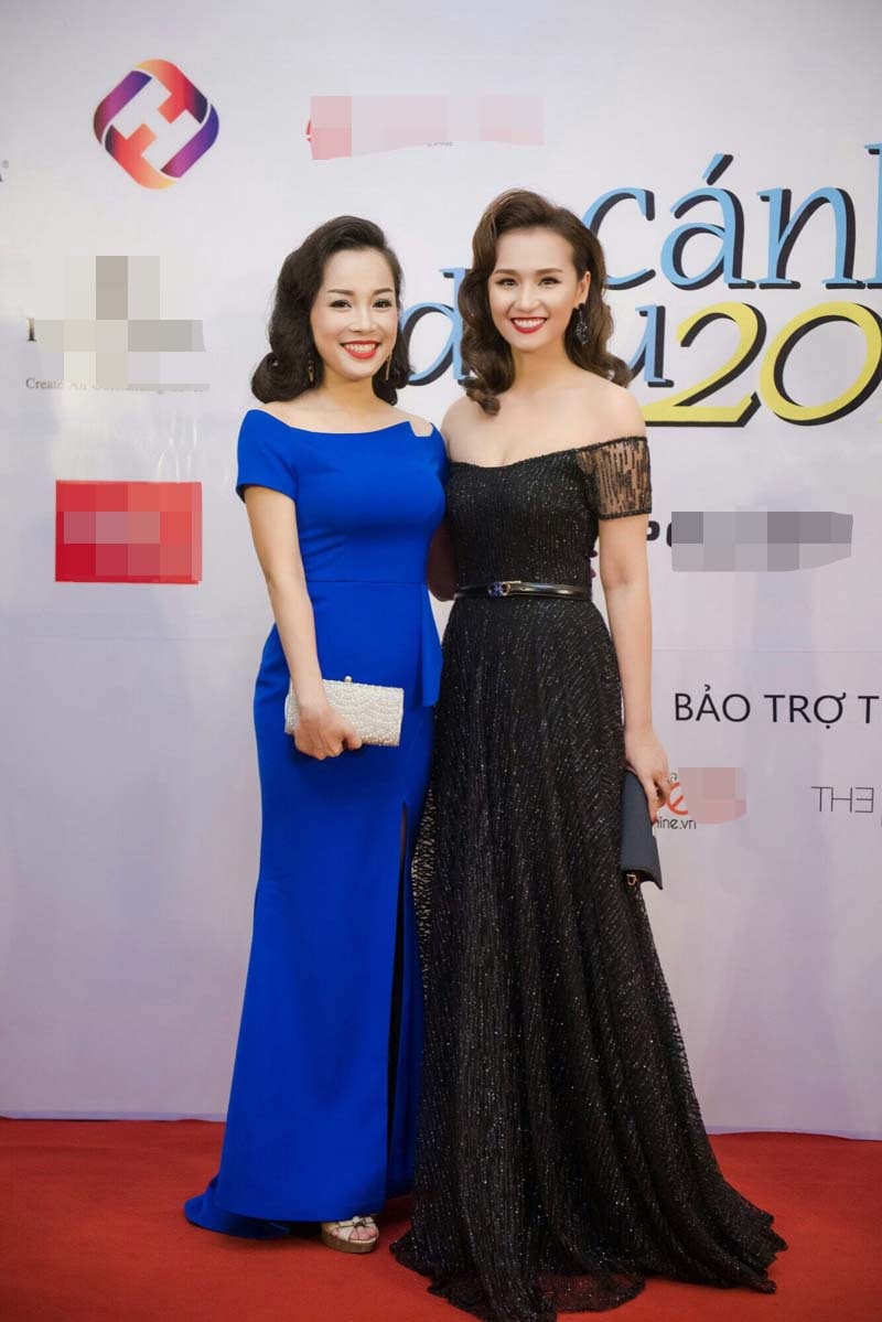 Tại sự kiện này, Lã Thanh Huyền cũng được hội ngộ bạn cũ Minh Hương. Ngoài đời, họ là một cặp bạn thân, chơi với nhau đã khá lâu.