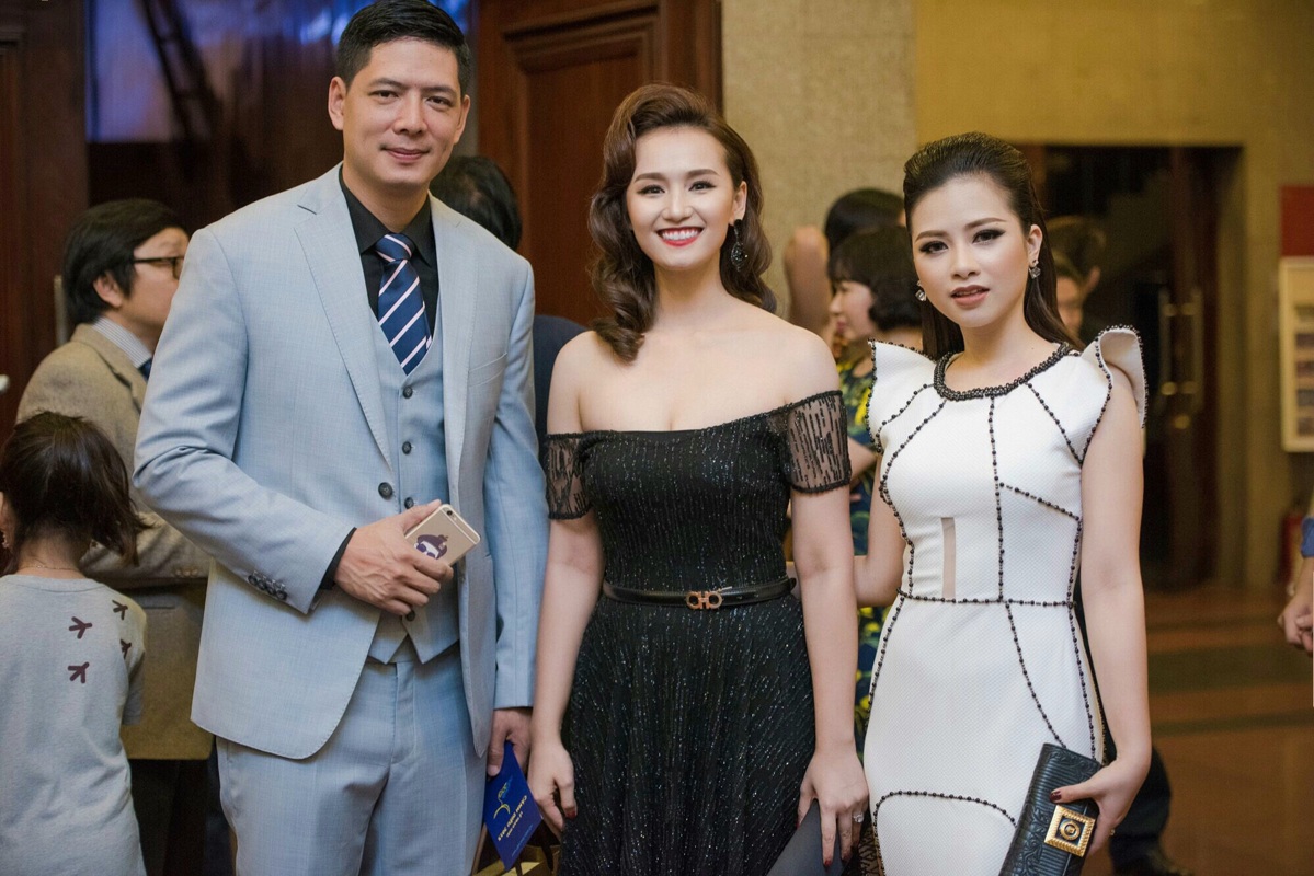 Lã Thanh Huyền tươi tắn bên diễn viên Bình Minh và ca sĩ Dương Hoàng Yến.