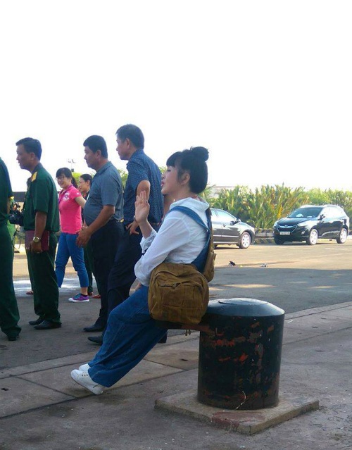 Hội Nghệ sĩ Sân khấu lên tiếng về việc NSND Lan Hương bỏ chuyến đi Trường Sa - 3 NSND Lan Hương tại điểm tập kết để lên tàu đi Trường Sa. Ảnh: MTH.