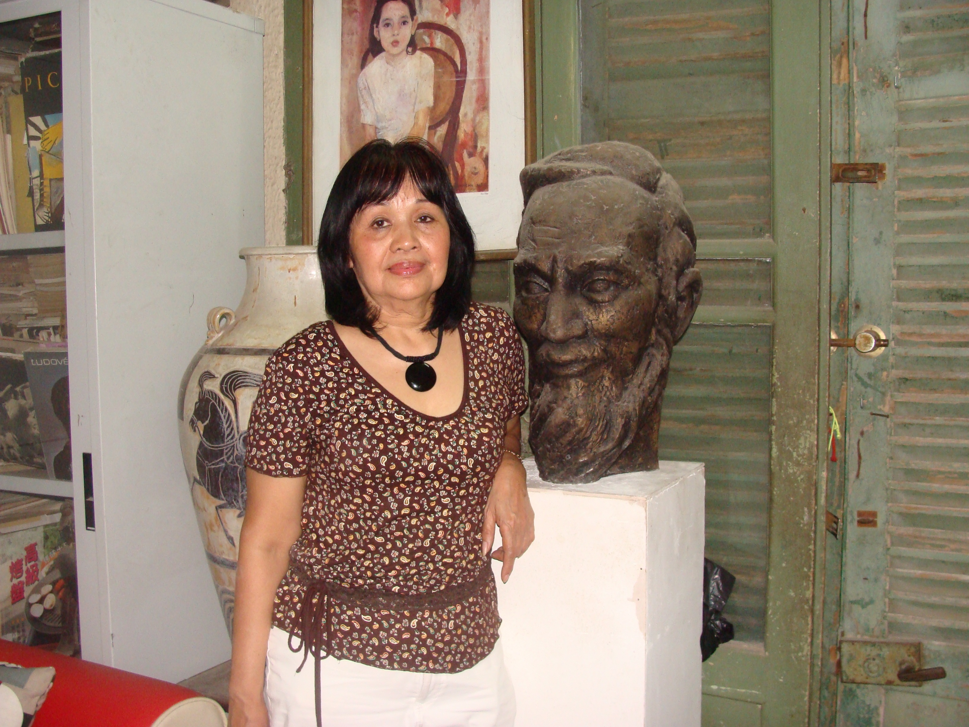 Bà Trần Thị Hồng cách đây 6 năm, khi còn sống trong căn hộ tập thể ở phố Nguyễn Thượng Hiền. Ảnh: HTL.