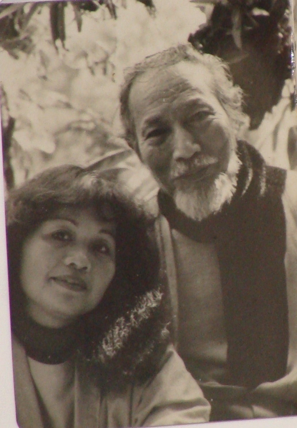 Danh họa Trần Văn Cẩn và bà Trần Thị Hồng những ngày tháng hạnh phúc. Ảnh: HTL.