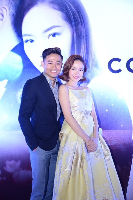 Quý Bình chia sẻ về cảnh nóng với Minh Hằng - 2 Minh Hằng và Quý Bình trong buổi ra mắt phim tại Hà Nội.