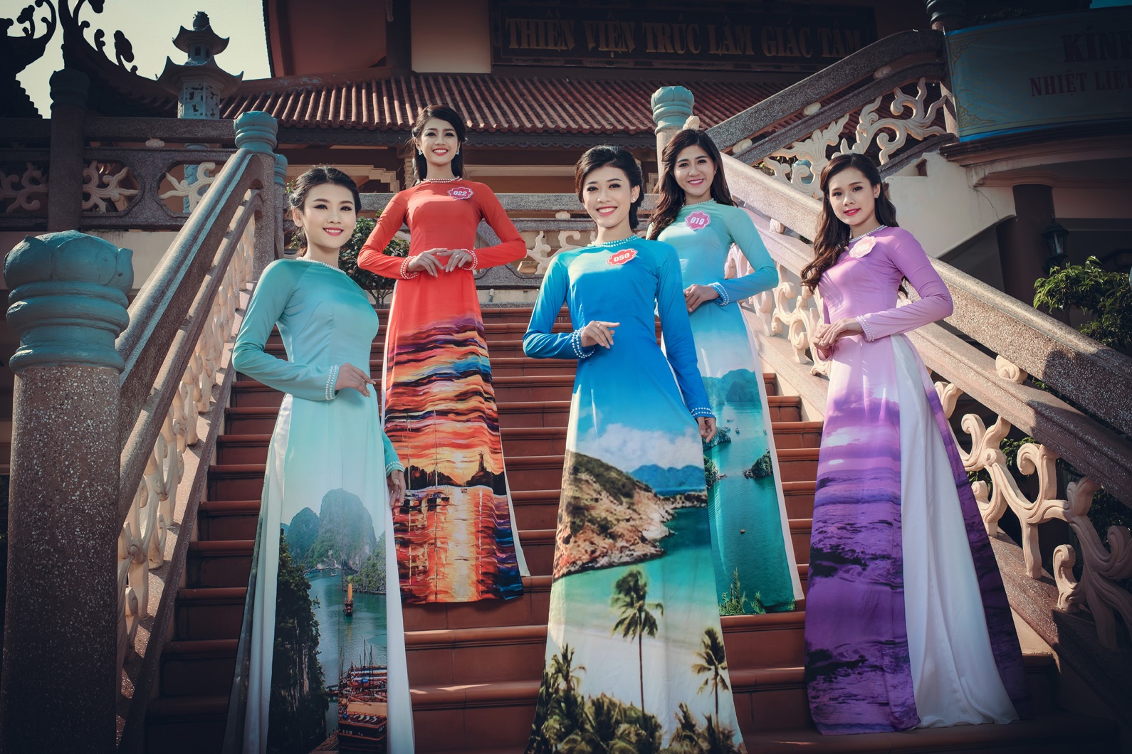 36 người đẹp Hoa hậu Biển diện áo dài đi lễ chùa nhân mùa Phật đản - 6 36 người đẹp Hoa hậu Biển diện áo dài đi lễ chùa nhân mùa Phật đản - 6