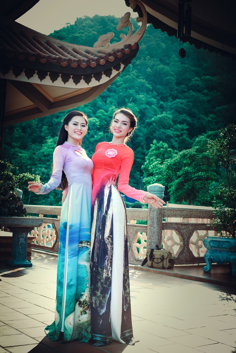 36 người đẹp Hoa hậu Biển diện áo dài đi lễ chùa nhân mùa Phật đản - 17 36 người đẹp Hoa hậu Biển diện áo dài đi lễ chùa nhân mùa Phật đản - 17