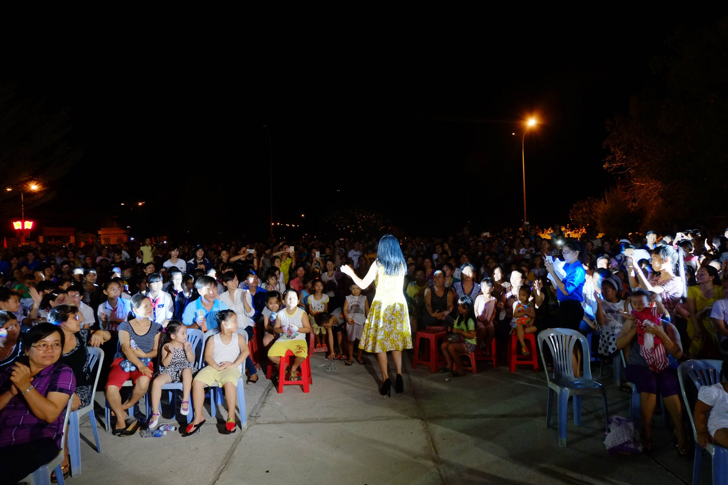 Sau một thời gian ngưng hát để dành thời gian cho công việc đóng phim, ngồi ghế nóng cho các chương trình thực tế nữ ca sĩ Phương Thanh đã trở lại đầy ấn tượng và máu lửa.