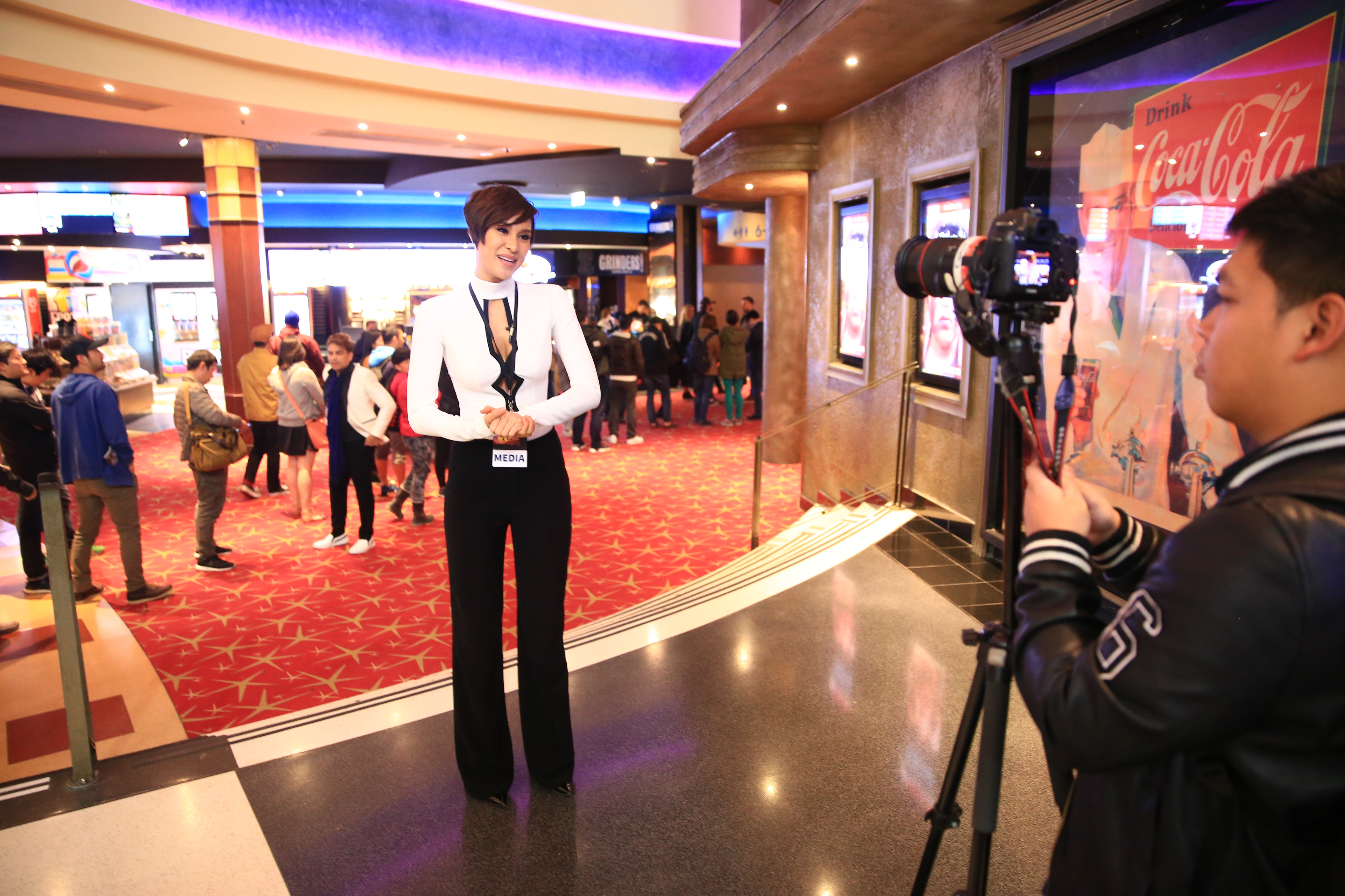 Phương Mai tại buổi công chiếu ra mắt phim.