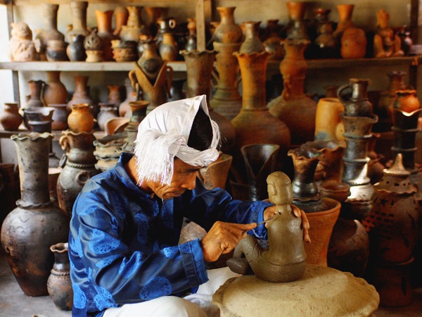 Lập Hội đồng xét tặng danh hiệu “Nghệ nhân Nhân dân”, “Nghệ nhân Ưu tú” - 1 Hội đồng xét tặng danh hiệu Nghệ nhân Nhân dân, Nghệ nhân Ưu tú sẽ xem xét, lựa chọn những cá nhân đủ tiêu chuẩn để trình Chủ tịch nước tặng danh hiệu. Ảnh: TL.