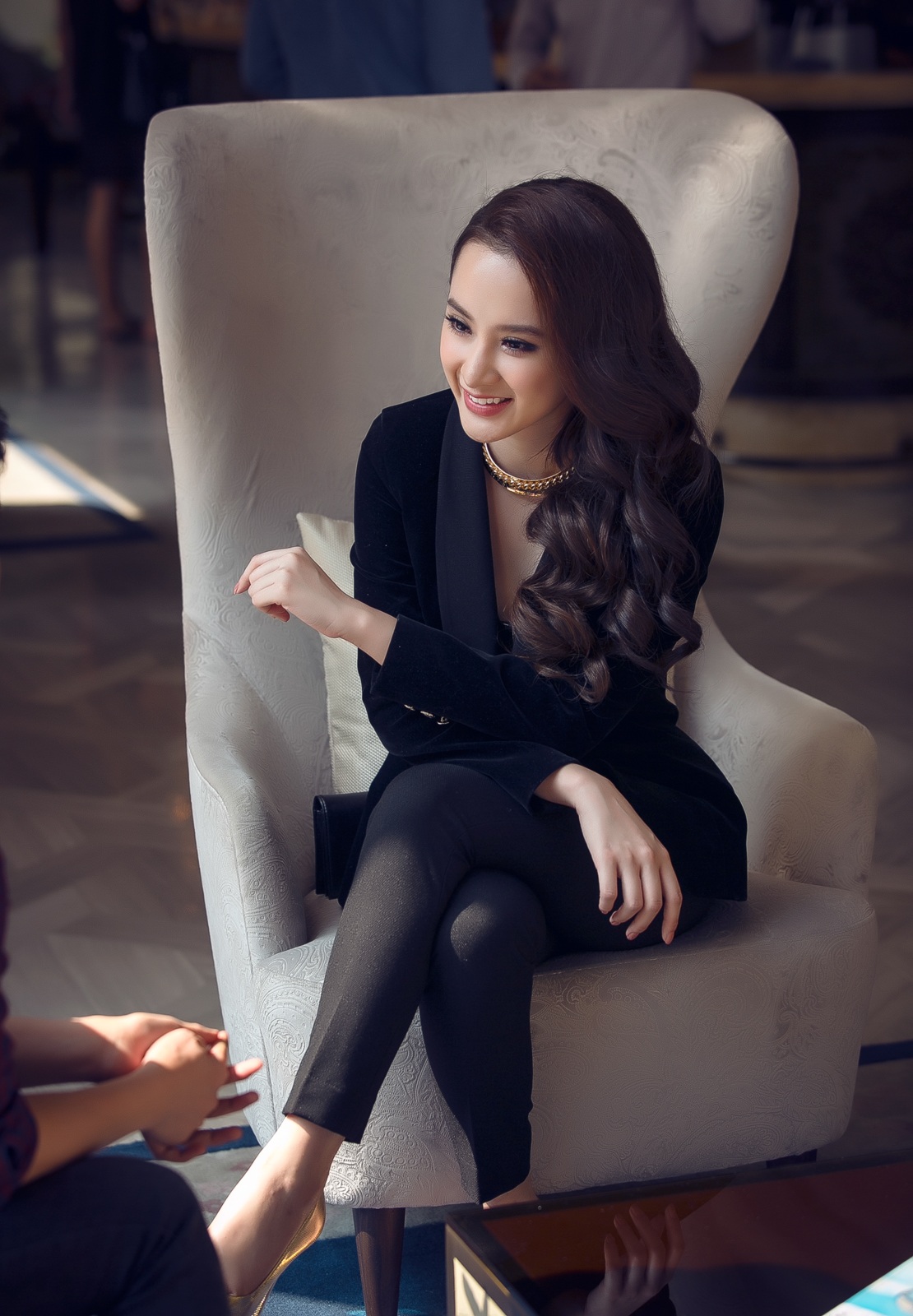 Đạo diễn Đức Thịnh tìm bạn trai cho Angela Phương Trinh - 4 Bên cạnh Trần Bảo Sơn và Angela Phương Trinh, còn có rất nhiều những gương mặt quen thuộc và đang được yêu thích trên mạng xã hội. Chúng tôi cũng có thể mời một ngôi sao đang nổi tiếng vào vai Bách, nhưng điều đó không đúng với tiêu chí làm nghề của tôi.